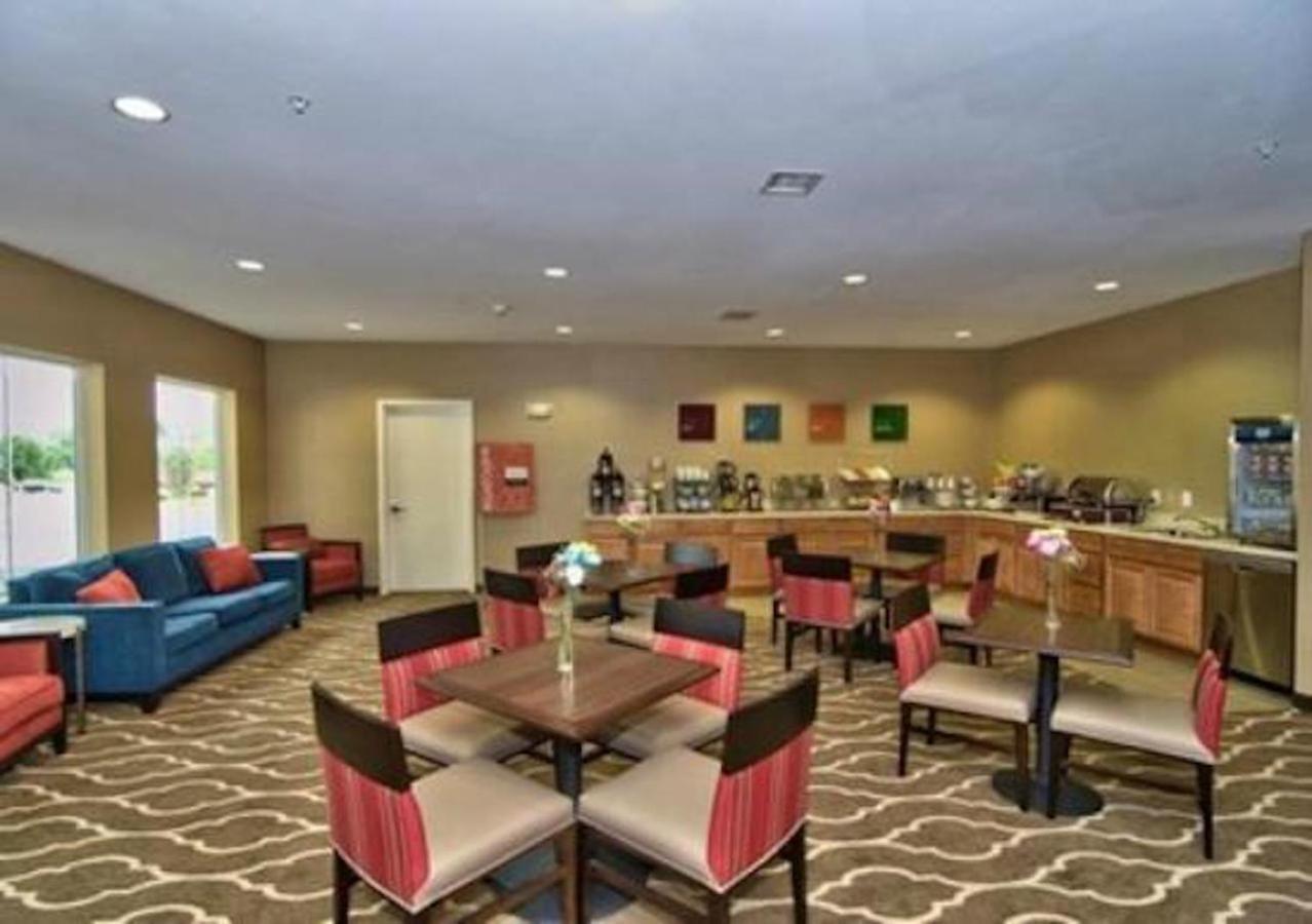 Comfort Inn Apalachin - Binghamton W Route 17 Ngoại thất bức ảnh